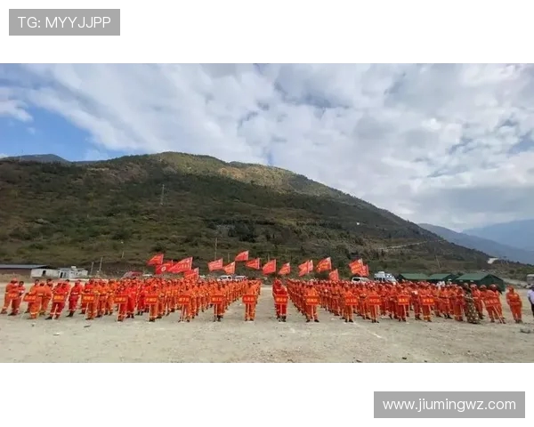 岳阳队足球奋勇争先展雄风打造地方足球文化新高地