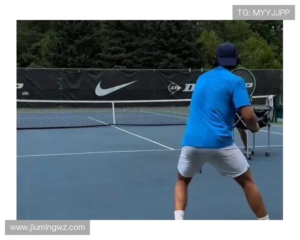 网球运动的魅力与发展：从技术演进到全球影响力的深度剖析