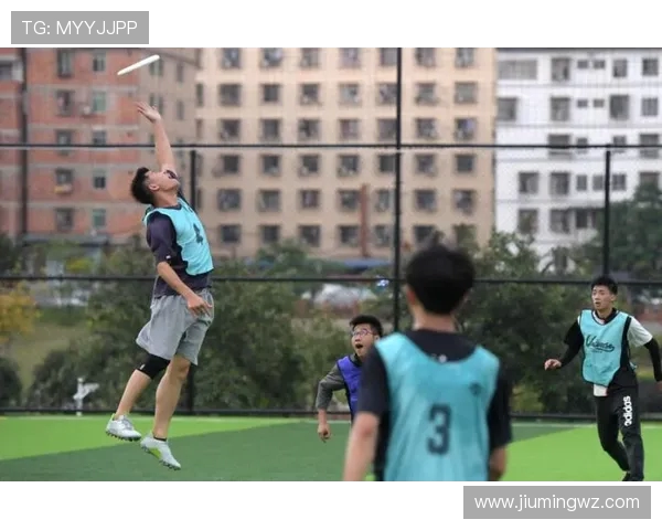 上海飞盘队在极限运动世界杯中的耐力表现引发热议与关注