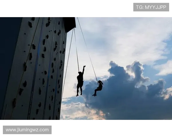 成都攀岩队与重庆攀岩队赛后复盘分析两队节奏与表现的深度探讨