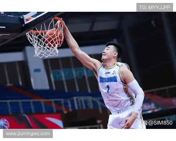李慕豪：从青涩少年到篮球场上的闪耀明星之路